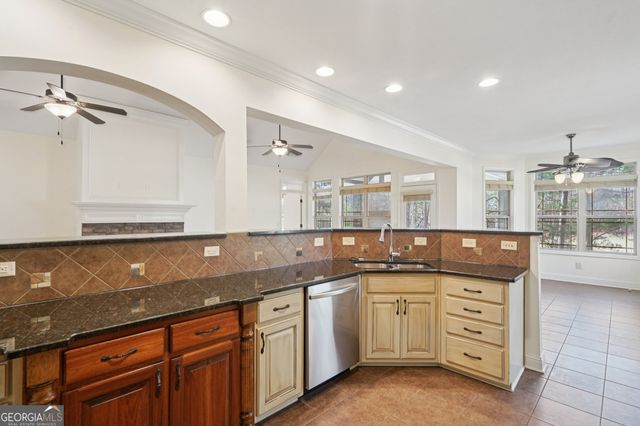 160 Greenview Drive, Newnan, GA 30265