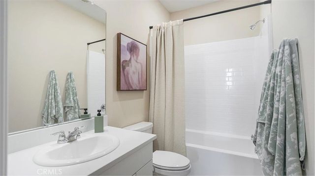 17605 Bassets Street, Hesperia, CA 92345