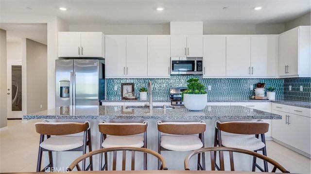 17605 Bassets Street, Hesperia, CA 92345