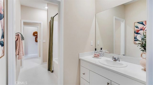 17605 Bassets Street, Hesperia, CA 92345