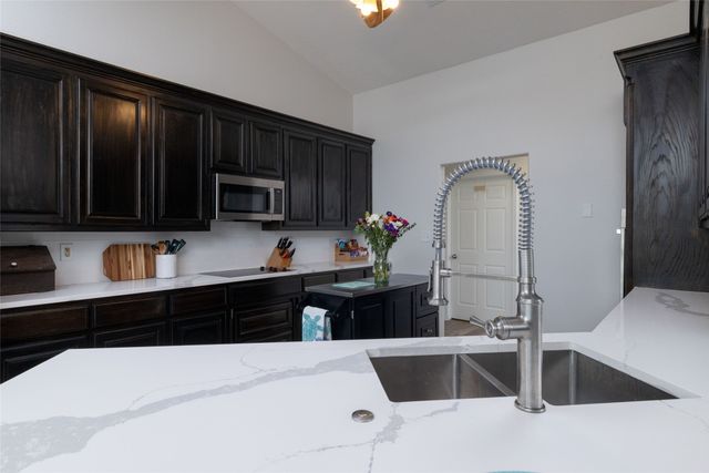 317 Illinois Street, New Fairview, TX 76078
