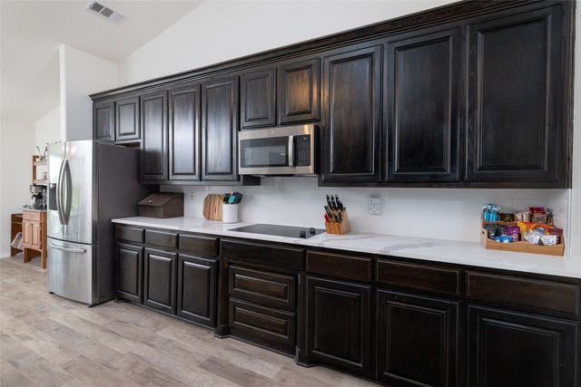 317 Illinois Street, New Fairview, TX 76078