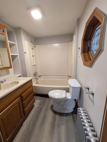 140 Pearl Street, Holyoke, MA 01040