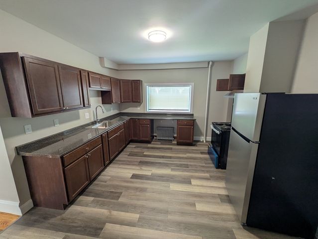 140 Pearl Street, Holyoke, MA 01040