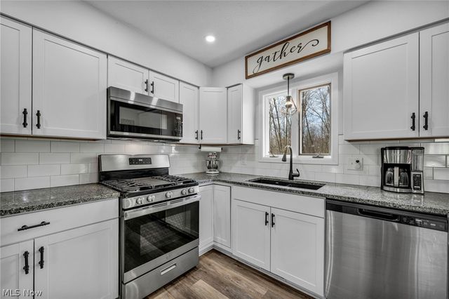 692 Zeletta Drive, Akron, OH 44319