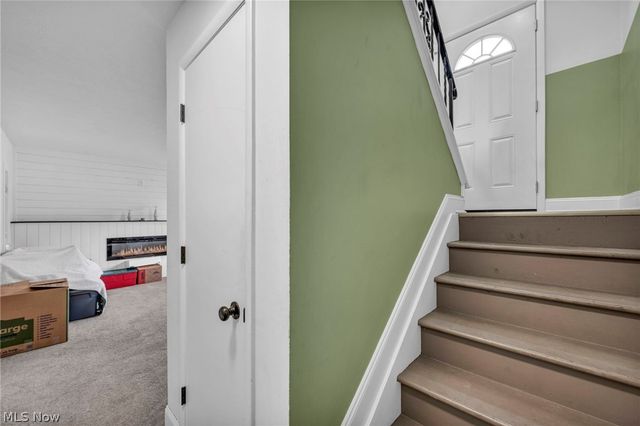 692 Zeletta Drive, Akron, OH 44319