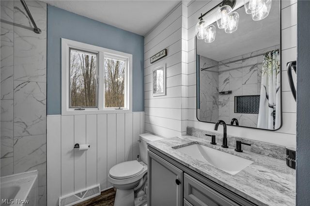 692 Zeletta Drive, Akron, OH 44319