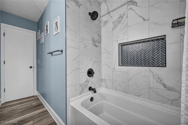 692 Zeletta Drive, Akron, OH 44319