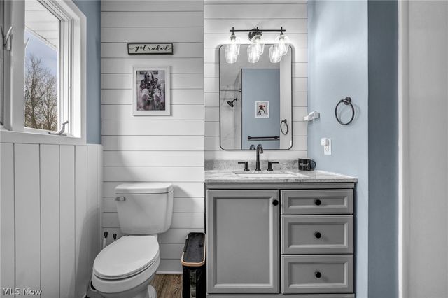 692 Zeletta Drive, Akron, OH 44319