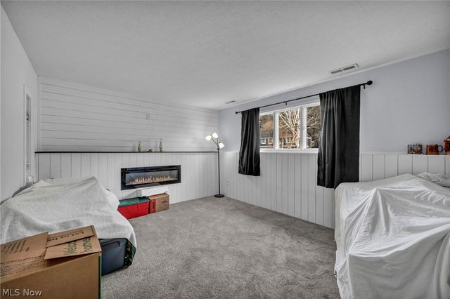 692 Zeletta Drive, Akron, OH 44319