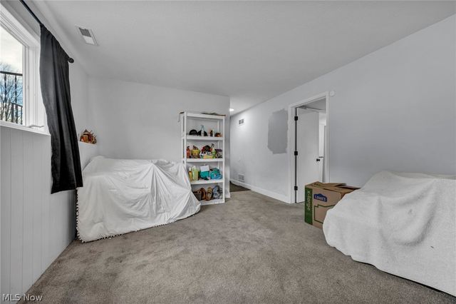 692 Zeletta Drive, Akron, OH 44319