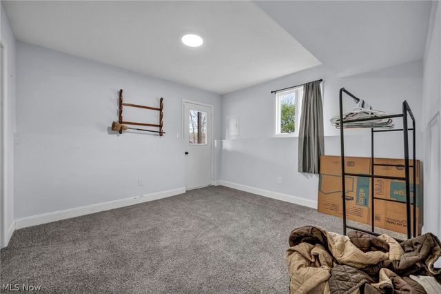 692 Zeletta Drive, Akron, OH 44319