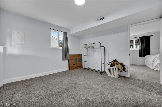 692 Zeletta Drive, Akron, OH 44319