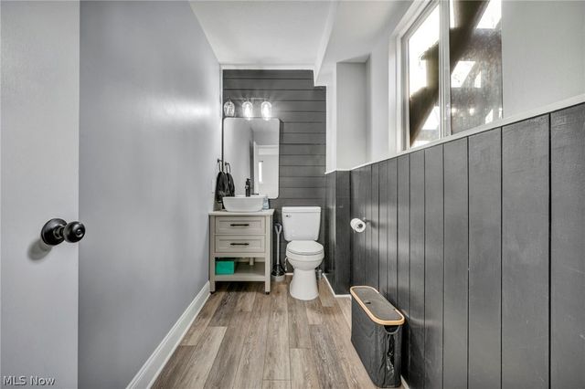 692 Zeletta Drive, Akron, OH 44319