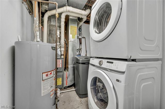 692 Zeletta Drive, Akron, OH 44319