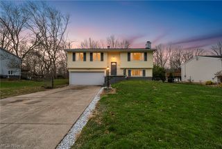 692 Zeletta Drive, Akron, OH 44319