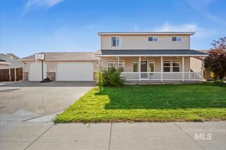 1437 NE Cinder Loop, Mountain Home, ID 83647
