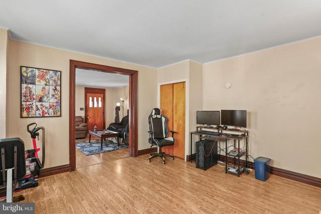 32 RIDGE AVE, Hanover, PA 17331