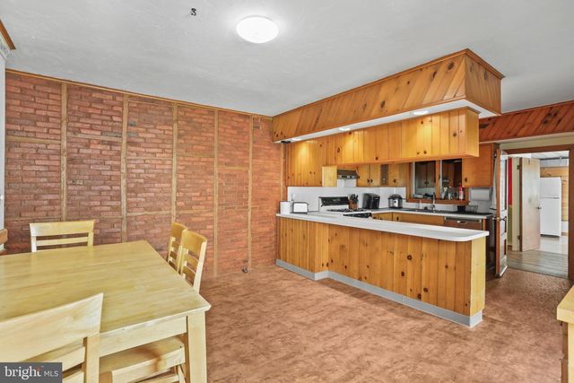 32 RIDGE AVE, Hanover, PA 17331