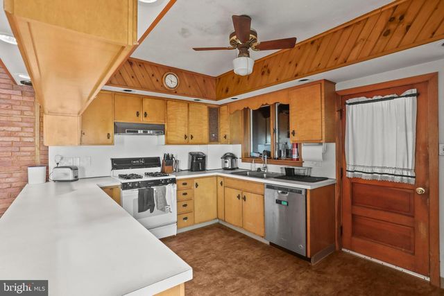 32 RIDGE AVE, Hanover, PA 17331