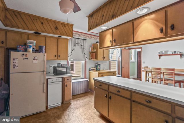 32 RIDGE AVE, Hanover, PA 17331