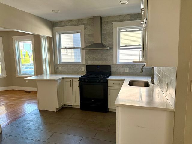 37 Rawson Rd 1, Quincy, MA 02170