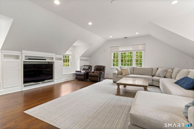 49 Weed Avenue, Norwalk, CT 06850