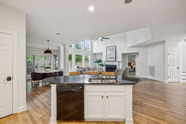 1113B Biltmore Dr, Nashville, TN 37204