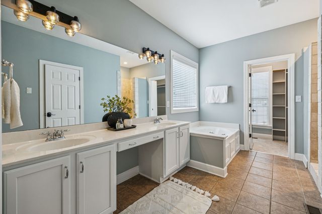 1113B Biltmore Dr, Nashville, TN 37204