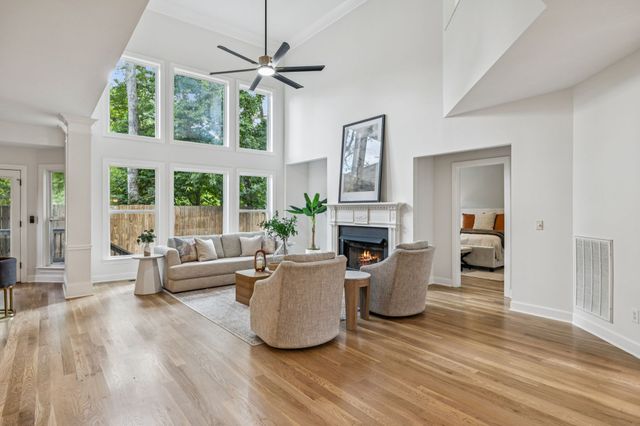 1113B Biltmore Dr, Nashville, TN 37204