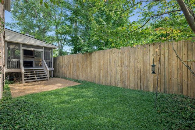 1113B Biltmore Dr, Nashville, TN 37204