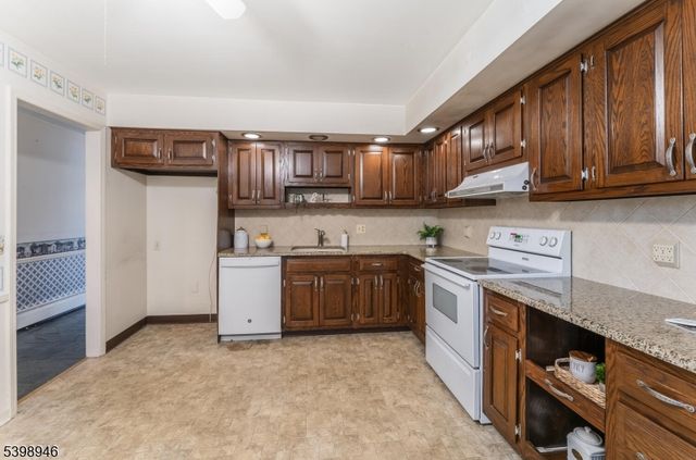 4 Plaza Pl, Lopatcong Twp., NJ 08865