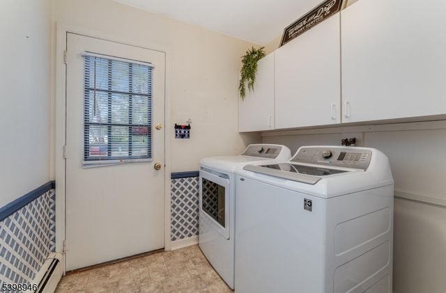 4 Plaza Pl, Lopatcong Twp., NJ 08865