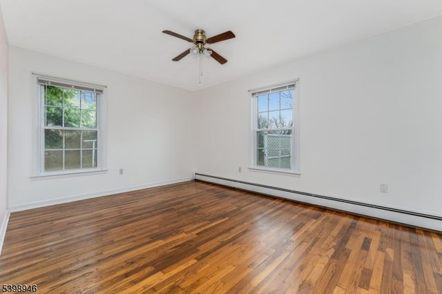 4 Plaza Pl, Lopatcong Twp., NJ 08865