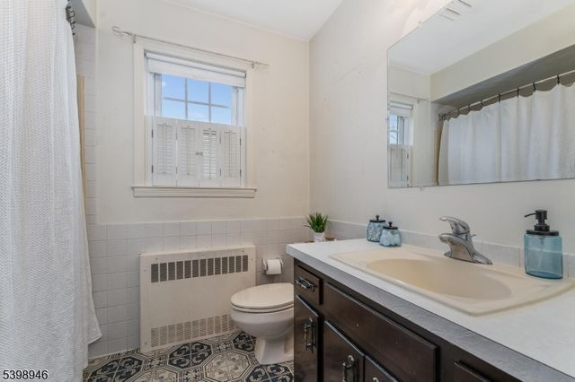 4 Plaza Pl, Lopatcong Twp., NJ 08865