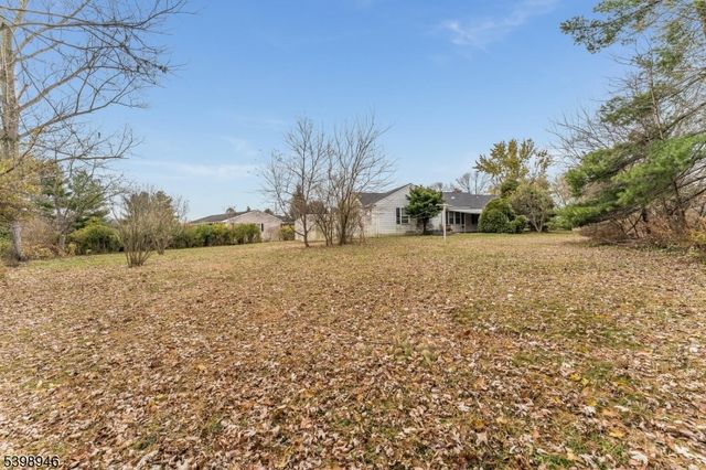 4 Plaza Pl, Lopatcong Twp., NJ 08865