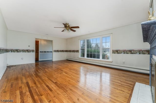 4 Plaza Pl, Lopatcong Twp., NJ 08865