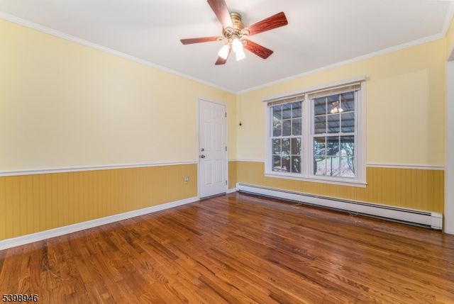 4 Plaza Pl, Lopatcong Twp., NJ 08865