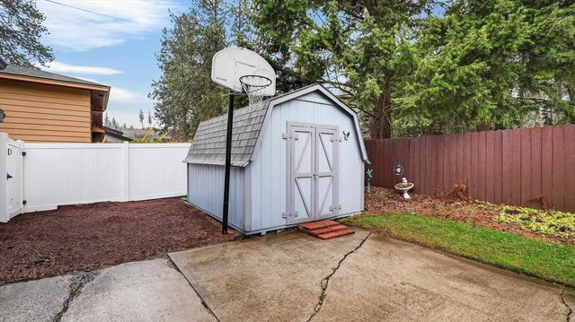 11407 N Post St, Spokane, WA 99218