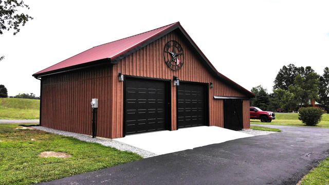 22 Elly Avenue, Russell Springs, KY 42642