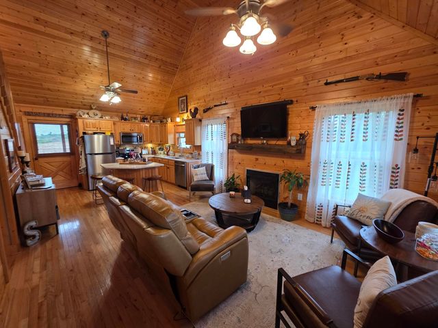 22 Elly Avenue, Russell Springs, KY 42642