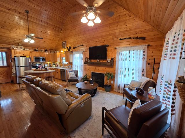 22 Elly Avenue, Russell Springs, KY 42642