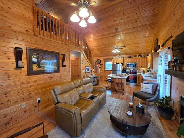 22 Elly Avenue, Russell Springs, KY 42642