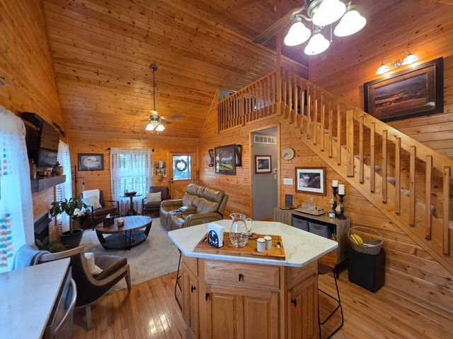 22 Elly Avenue, Russell Springs, KY 42642