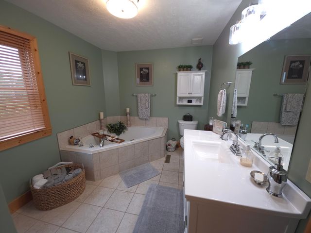 22 Elly Avenue, Russell Springs, KY 42642