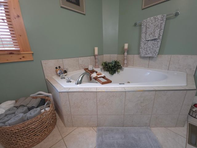 22 Elly Avenue, Russell Springs, KY 42642