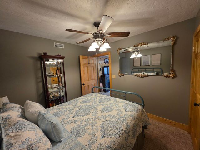 22 Elly Avenue, Russell Springs, KY 42642