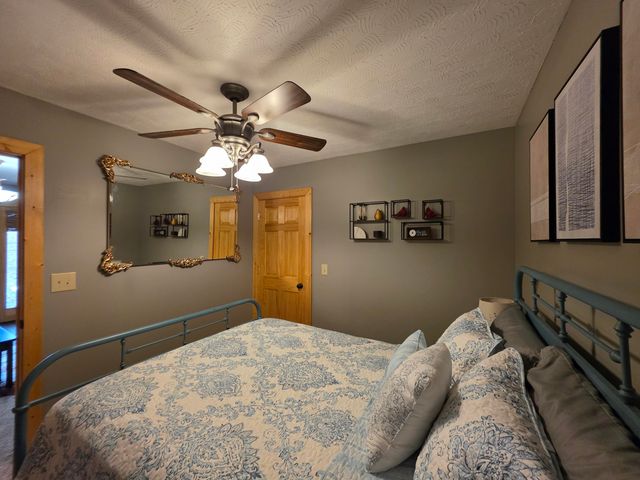 22 Elly Avenue, Russell Springs, KY 42642