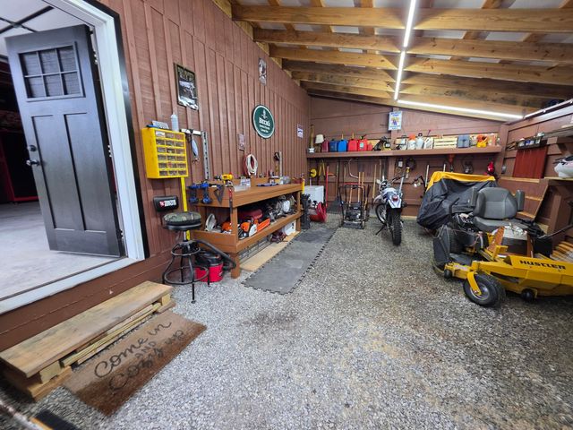 22 Elly Avenue, Russell Springs, KY 42642