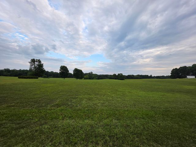 22 Elly Avenue, Russell Springs, KY 42642